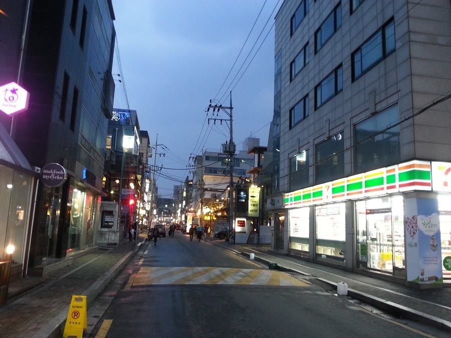 서울아재의 그냥 갑작스럽 서울여행 연남동 산책기 "사랑은 은하수 다방에서 문 앞에서 만나 소맥이나 한 잔 말까??" | 인스티즈