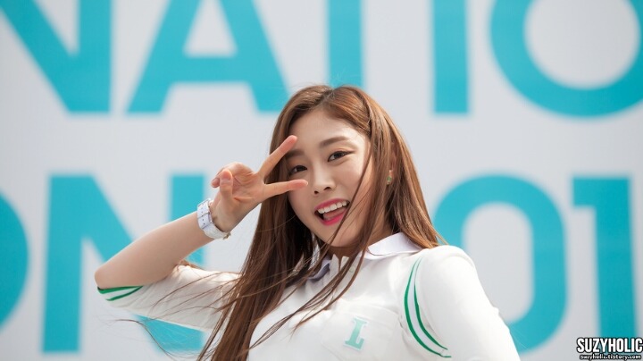 한 살 언니 머리 때리는 러블리즈 서지수 직캠 | 인스티즈