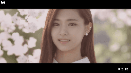 [트와이스] 게임 안나오는 게임광고 찍은 트와이스 ㅋㅋㅋ | 인스티즈