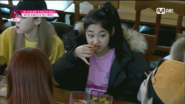 [움짤] [프로듀스101] 미나야 너 파프리카 못 먹잖아 | 인스티즈