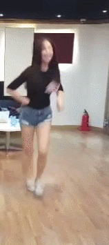 어제자 브이앱 생방에서 픽미픽미 추는 윤채경 조시윤 | 인스티즈