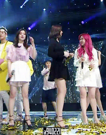 레드벨벳 조이 이번 활동 직찍&움짤.jpgif | 인스티즈