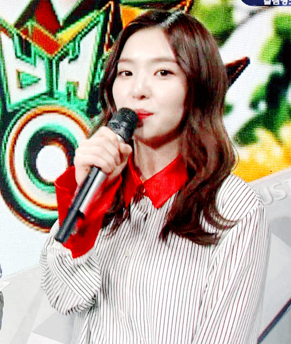 대본 흘리는 아이린.gif | 인스티즈