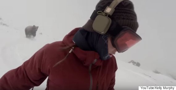 스노우보드를 타는데, 곰이 쫓아왔다 | 인스티즈