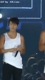 슈퍼주니어) 물을 못마시는 저주에 걸린듯한 아이도루.gif | 인스티즈