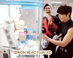 슈퍼주니어) 물을 못마시는 저주에 걸린듯한 아이도루.gif | 인스티즈