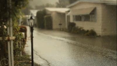 내리는 비에는 옷이 젖지만, 쏟아지는 그리움에는 마음이 젖는군요 | 인스티즈