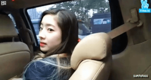 등교하는 트와이스 급식단.gif | 인스티즈