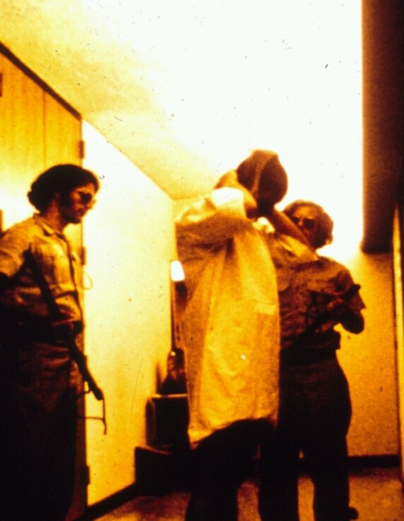 심리학 10대 비윤리적 실험들 4. 인간을 천사 혹은 악마로 만든다? - 스탠퍼드 감옥 실험 | 인스티즈