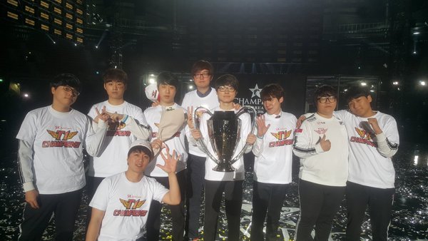 [LOL] 김정균 코치SKT T1은 부진은 있어도 몰락은 없습니다.swf | 인스티즈