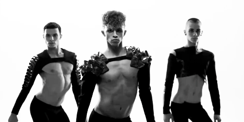 힐을 신고 섹시하게 춤추는 우크라이나 그룹 Kazaky (15) | 인스티즈