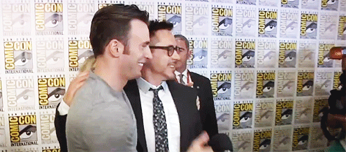 크리스 에반스의 이상한 습관.avi+jpgif | 인스티즈