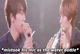 물을 못마시는 저주에 걸린듯한 아이도루.gif | 인스티즈