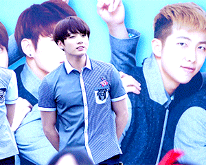 얼굴과 몸의 갭 차이가 큰듯한 아이돌 | 인스티즈