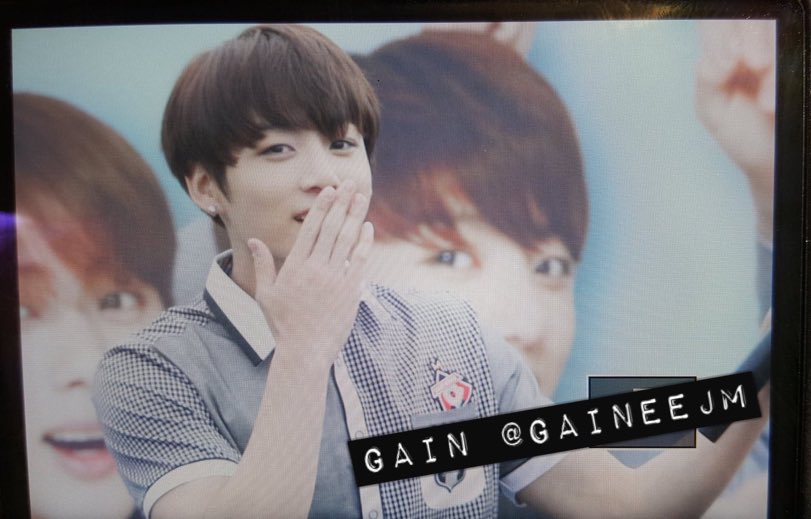 얼굴과 몸의 갭 차이가 큰듯한 아이돌 | 인스티즈