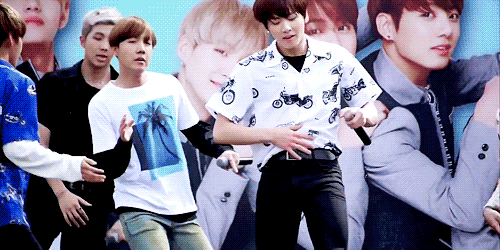 얼굴과 몸의 갭 차이가 큰듯한 아이돌 | 인스티즈