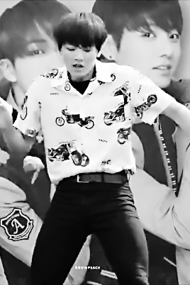 얼굴과 몸의 갭 차이가 큰듯한 아이돌 | 인스티즈