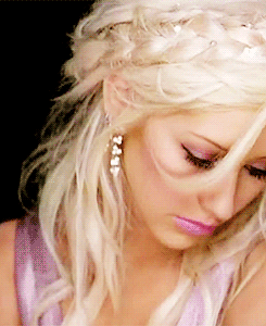 [크리스티나아길레라의페미니즘] - 남자는 여친이 셋이면 멋진놈이고 여자는 걸레.swfgif | 인스티즈