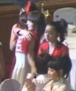 원걸이 소시한테 직접 앨범을 전해 준게 아니라는 결정적 증거 .jpg | 인스티즈