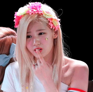 트와이스 겨드랑이 콕! | 인스티즈