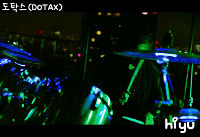 정교한 연주와 댄스 플로우가 치밀하게 얽힌 영국 게러지 아트록 밴드 | 인스티즈