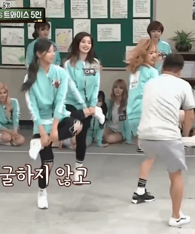 귀여운 사나 , 발랄한 쯔위 , 반포 한강 공원 트와이스 , 쯔위 터치다운 , 쯔위 소중한 사랑 | 인스티즈