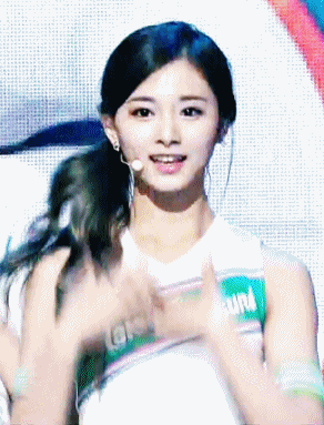 귀여운 사나 , 발랄한 쯔위 , 반포 한강 공원 트와이스 , 쯔위 터치다운 , 쯔위 소중한 사랑 | 인스티즈