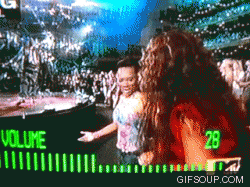 이번 VMA에서 아무리 마일리가 핫하다고 해도 이 사람들은 못이김 (술먹고_깽판_부리는_가수.swf) | 인스티즈