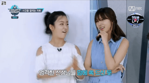 [에이핑크] 걸그룹 후배들에게 안무 가르치는 뽐선배와 하영선배.GIF | 인스티즈