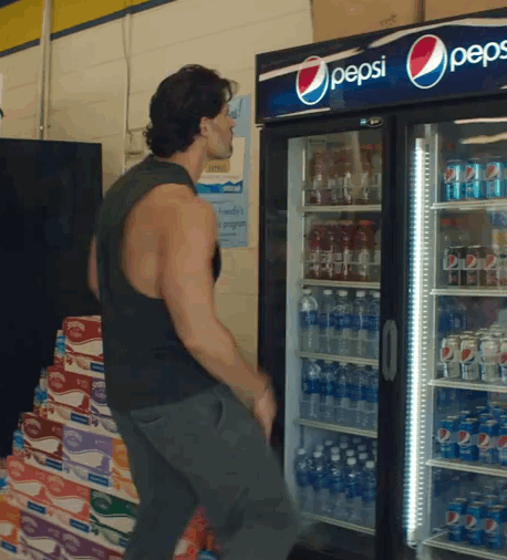 조 맹거니엘로, 코난 오브라이언에게 "스트립 댄스"를 가르쳐주다 (feat. 196cm 핫바디) | 인스티즈