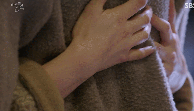 약혼남과의 데이트에서 마주친 전 여자친구 고르기 | 인스티즈