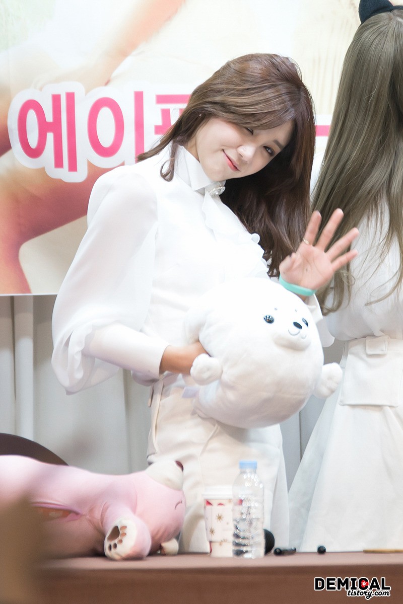 오랜만에 정은지.jpg + 멜론 아지톡 | 인스티즈