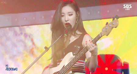  요즘 여기저기서 예쁘다는 소리 많이 듣는 아이돌.jpgif | 인스티즈