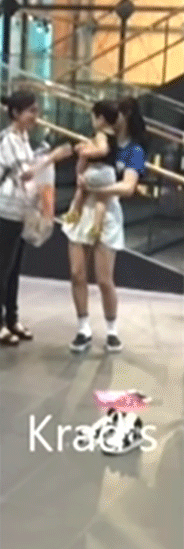 [트와이스] 아기 때문에 정신 못차리는 아기덕후 나연쓰 ㅋㅋ | 인스티즈