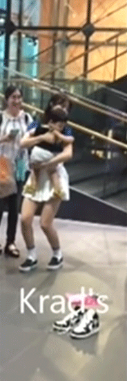 [트와이스] 아기 때문에 정신 못차리는 아기덕후 나연쓰 ㅋㅋ | 인스티즈