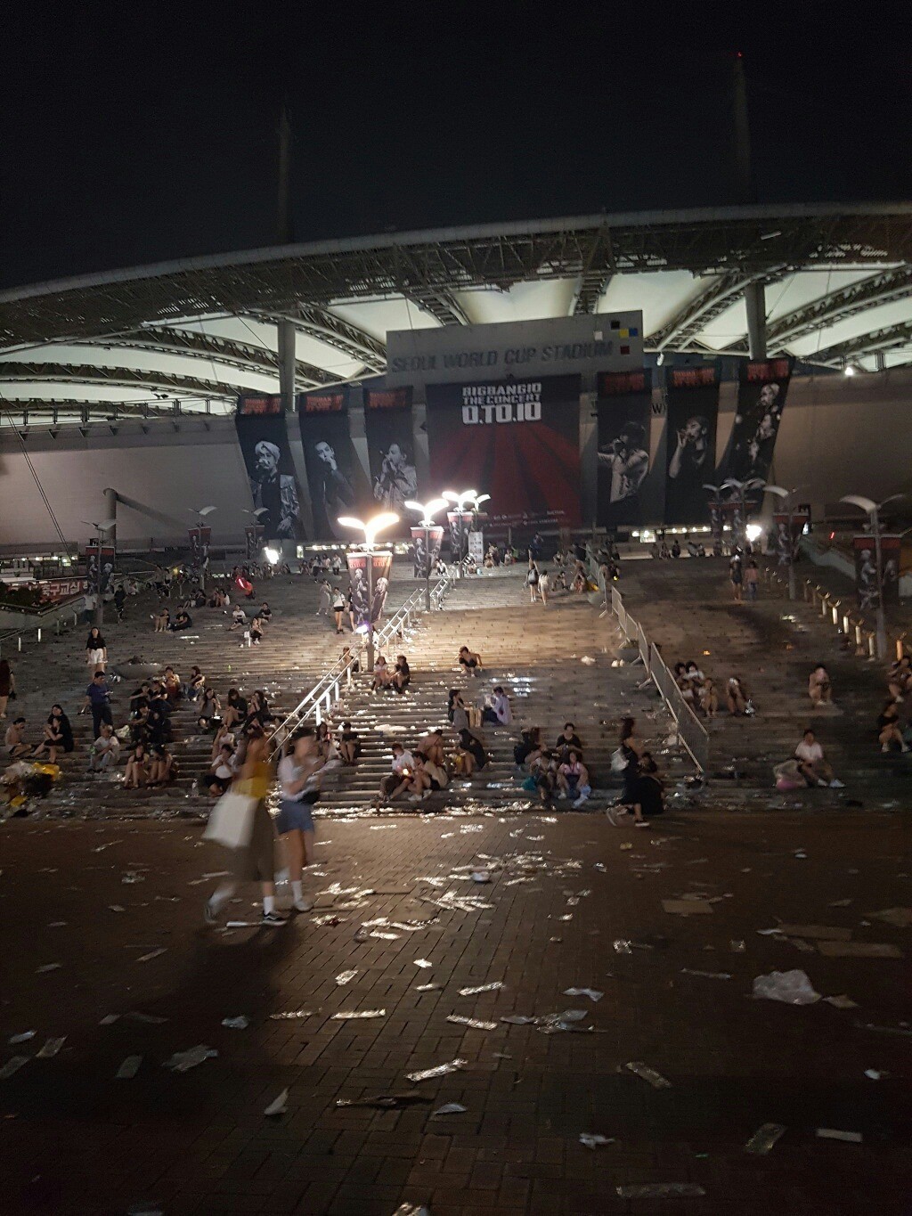 상암 쓰레기 사태에 관한 일부 빠순이들의 주장이 터무니 없는 이유 | 인스티즈