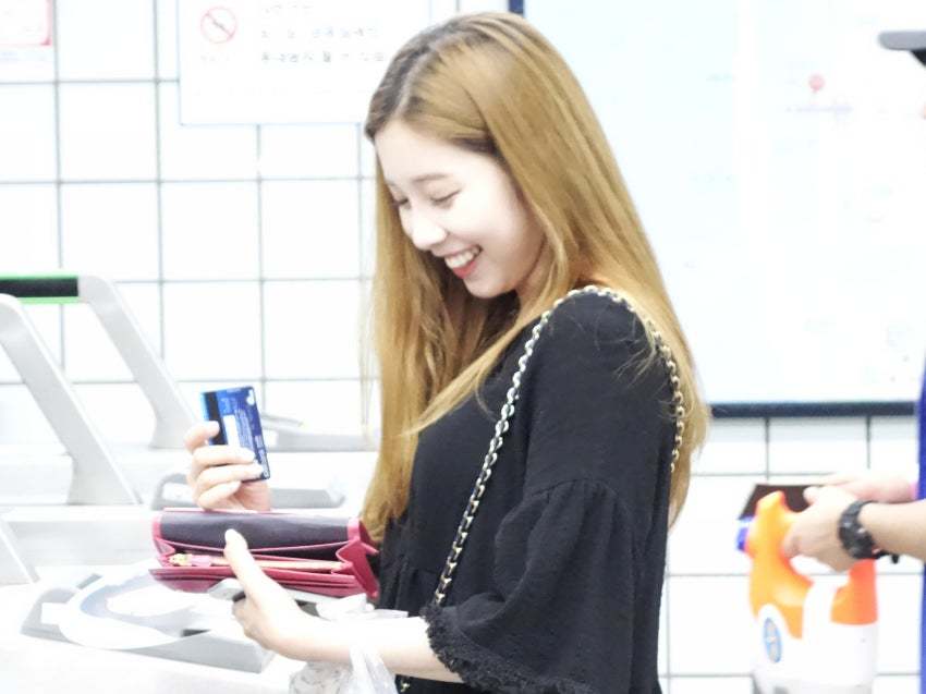 지하철 타고다니는 걸그룹 아이비아이 | 인스티즈