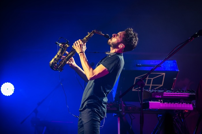 몽환적 & 멜랑콜리한 사운드가 돋보이는 프랑스 일렉트로닉 밴드 | 인스티즈