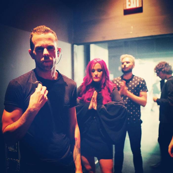 몽환적 & 멜랑콜리한 사운드가 돋보이는 프랑스 일렉트로닉 밴드 | 인스티즈