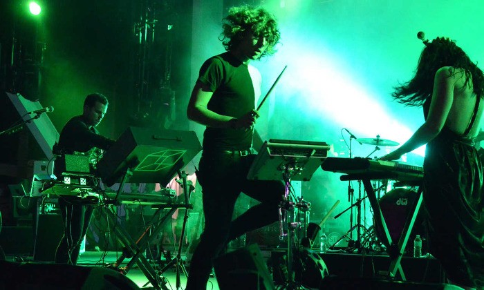 몽환적 & 멜랑콜리한 사운드가 돋보이는 프랑스 일렉트로닉 밴드 | 인스티즈