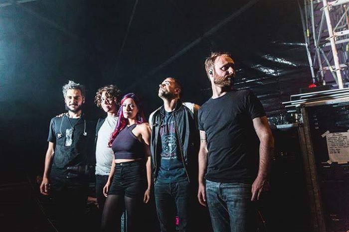 몽환적 & 멜랑콜리한 사운드가 돋보이는 프랑스 일렉트로닉 밴드 | 인스티즈