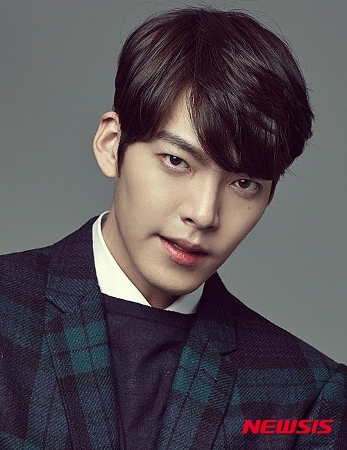 발렛파킹 직원에게 세번 인사하는 배우 김우빈 | 인스티즈