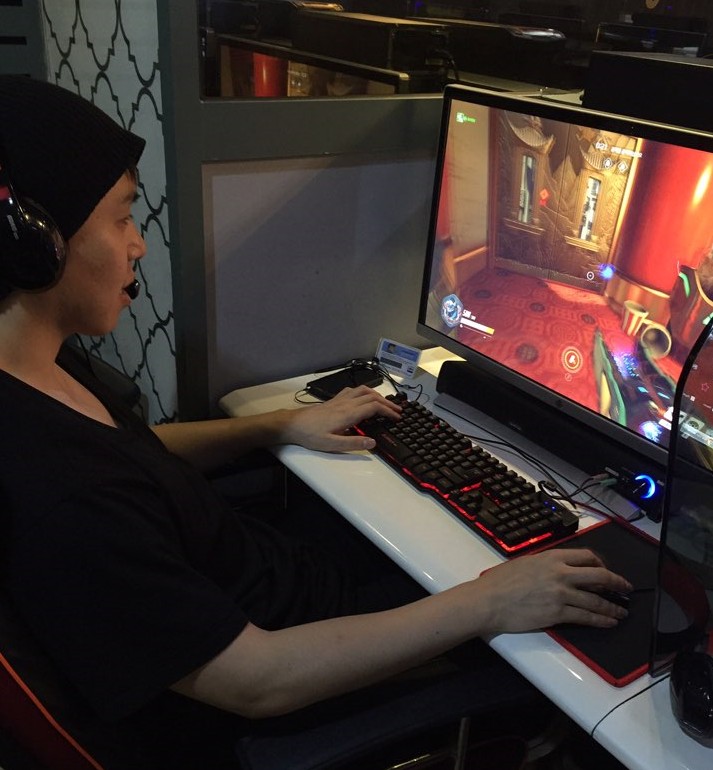 PC방에서 오버워치 하는 이은결 ㅋㅋㅋㅋ | 인스티즈