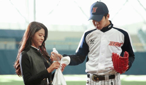 [스타캐스트] AOA, 이 구역의 훈녀 여고생 in 클릭 유어 하트 | 인스티즈