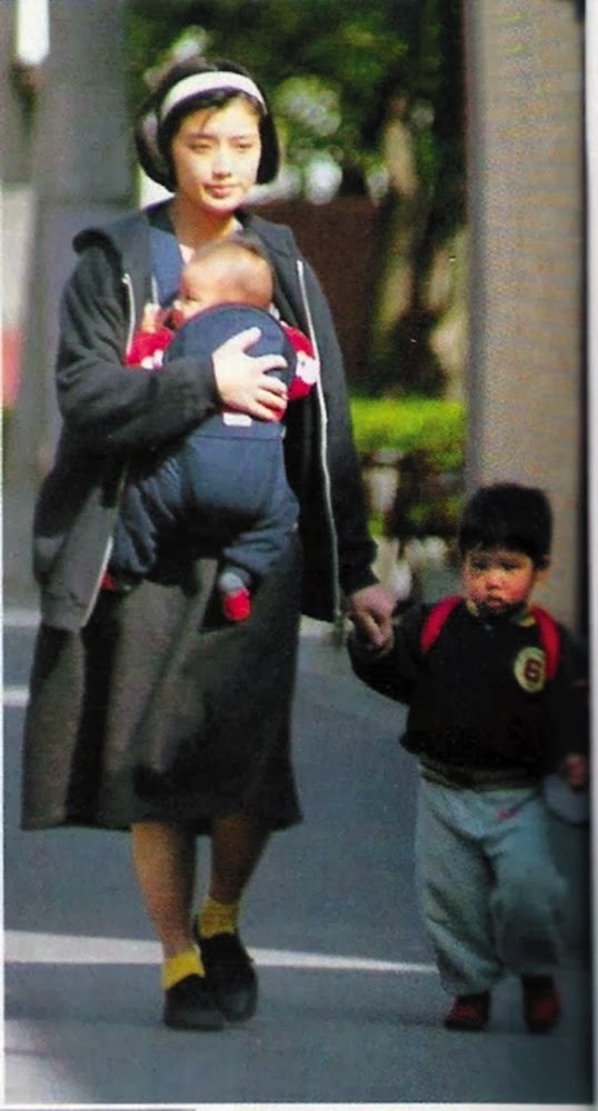 흥미돋는 70년대 일본의 전설적인 여자아이돌 야마구치모모에 결혼&은퇴스토리 | 인스티즈