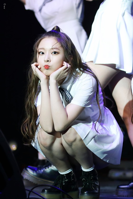 귀여움 풀포텐 터진 플레디스 걸즈 정은우 | 인스티즈