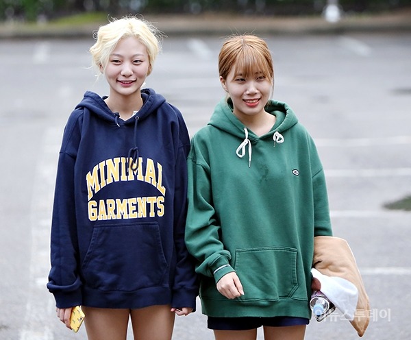 [인터뷰] 볼빨간사춘기 "10년 뒤에도 사춘기일 것 같아요"(우주를 줄게, 안지영, 우지윤) | 인스티즈