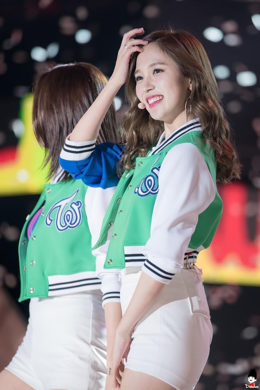 TWICE 미나 160924 열린음악회 쳘업 + 멘트 + 우아하게&퇴장 | 인스티즈