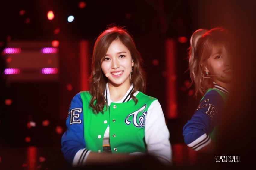 TWICE 미나 160924 열린음악회 쳘업 + 멘트 + 우아하게&퇴장 | 인스티즈