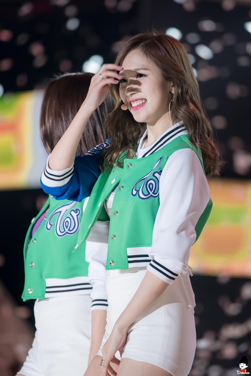 TWICE 미나 160924 열린음악회 쳘업 + 멘트 + 우아하게&퇴장 | 인스티즈